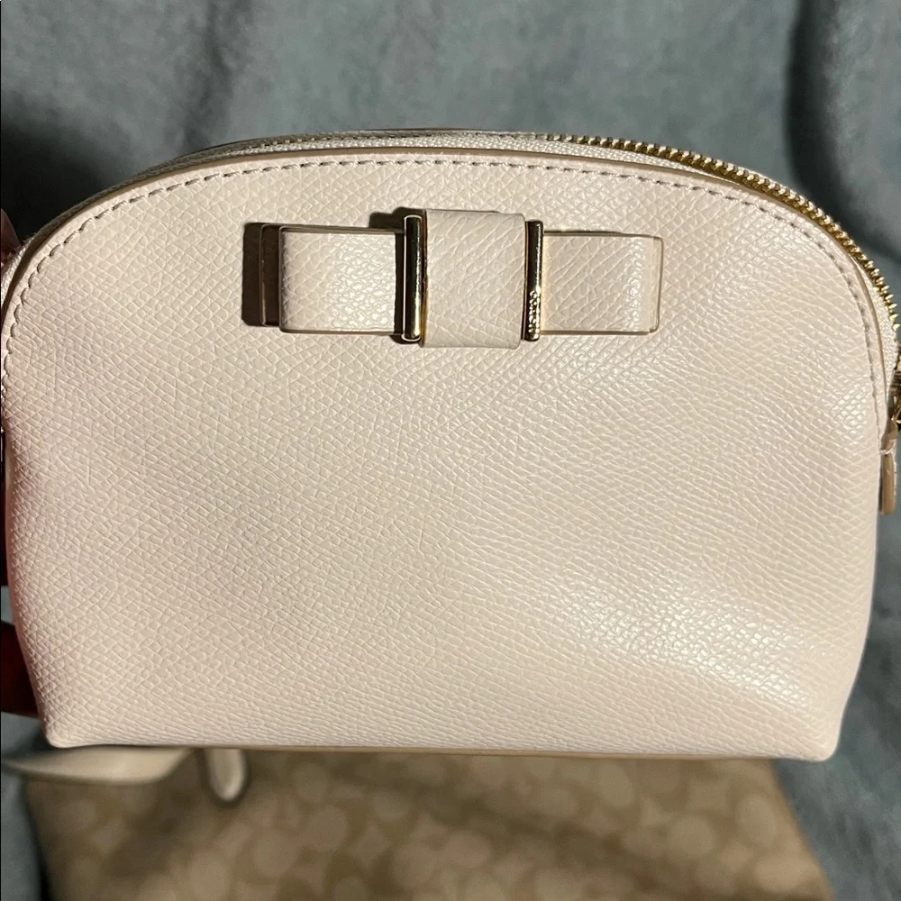 Coach Signature Tote w/Matching Pouch - Picture 17 of 17